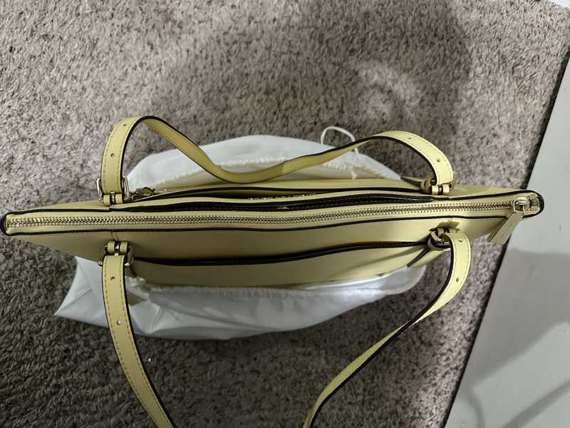 Michael Kors - Voyager Large Handbag