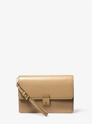 Michael kors 2025 clutch beige