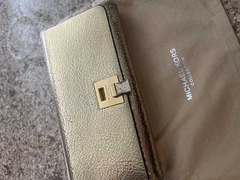 Michael kors best sale bancroft wallet